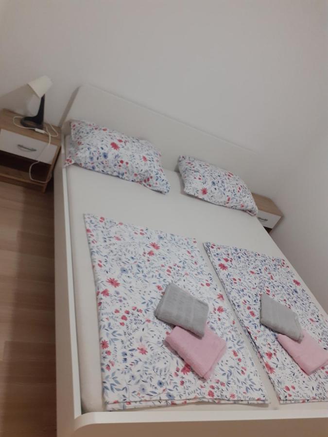 Apartmani Kid Vir Exterior foto