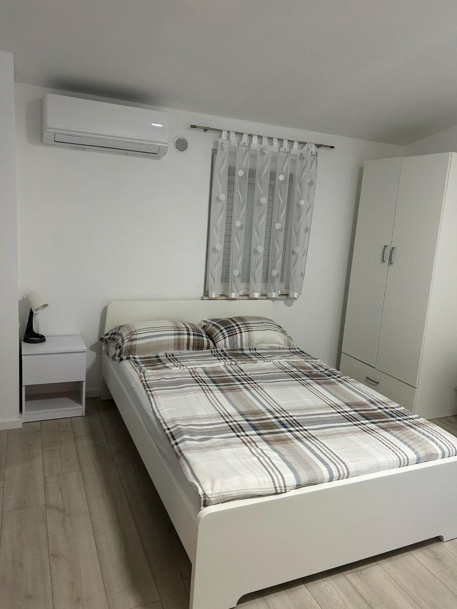 Apartmani Kid Vir Exterior foto