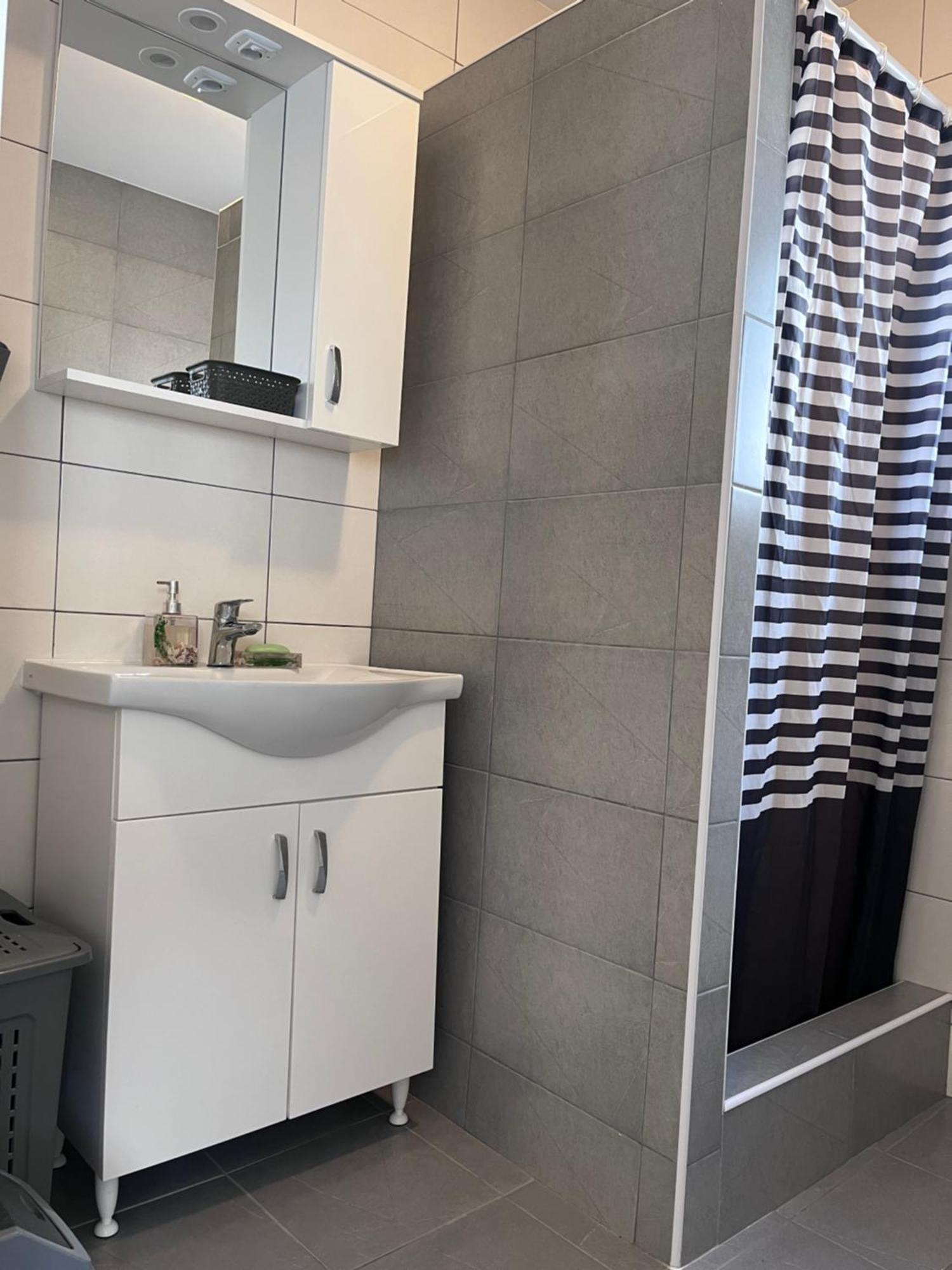 Apartmani Kid Vir Exterior foto