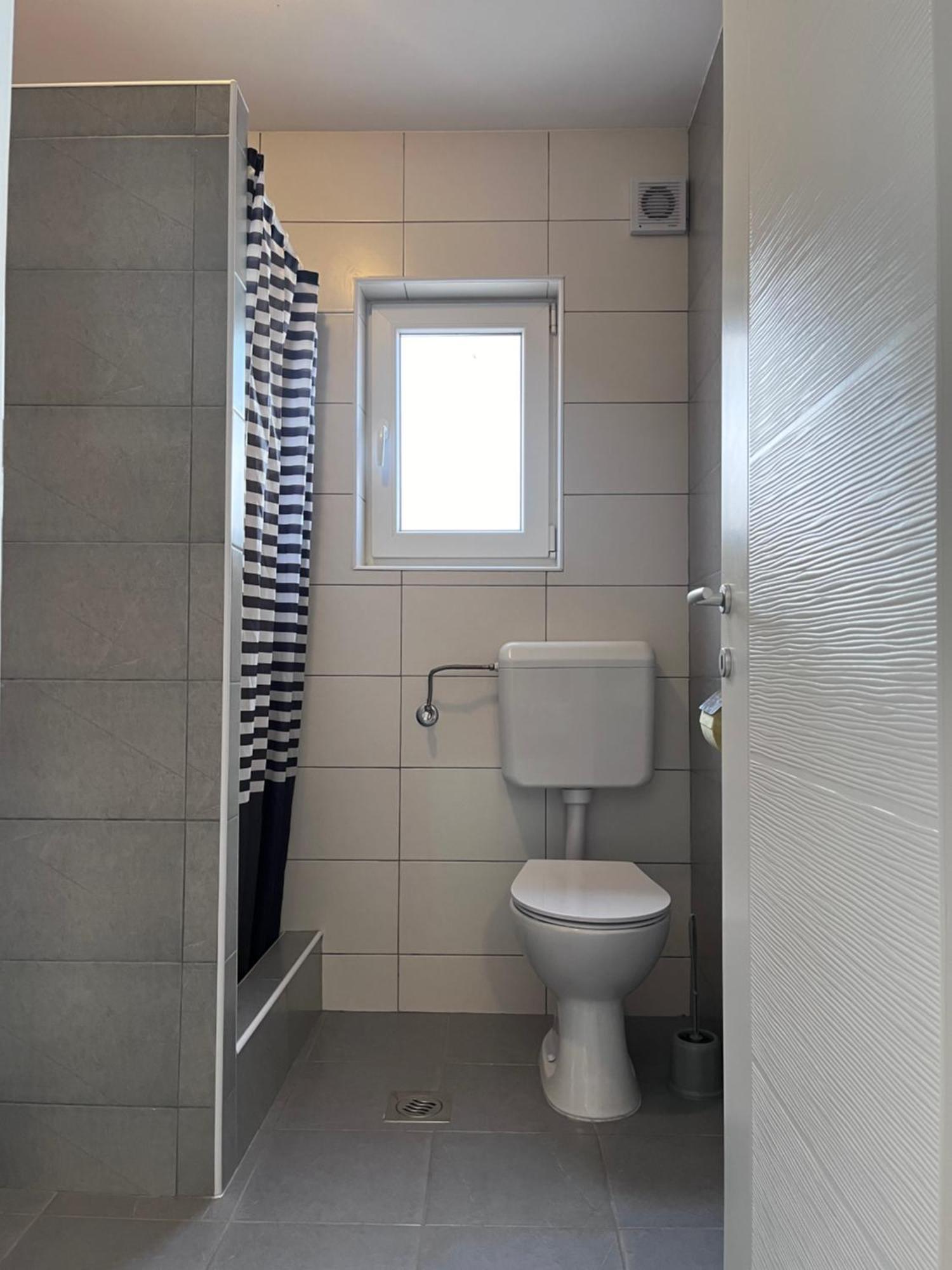 Apartmani Kid Vir Exterior foto